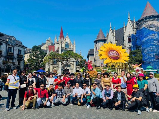 Gợi ý tour du lịch gia đình mùa hè đáng đi nhất 2025