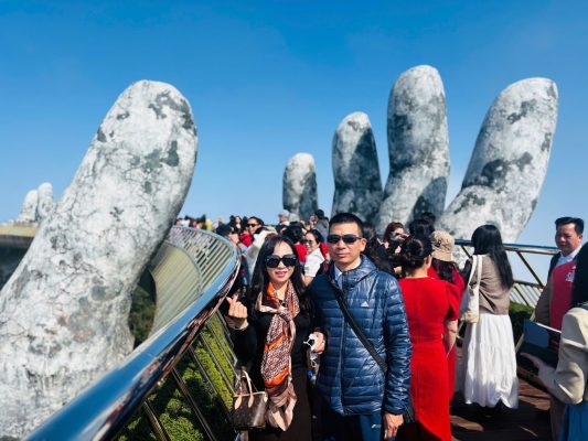 Gợi ý tour du lịch gia đình mùa hè đáng đi nhất 2025