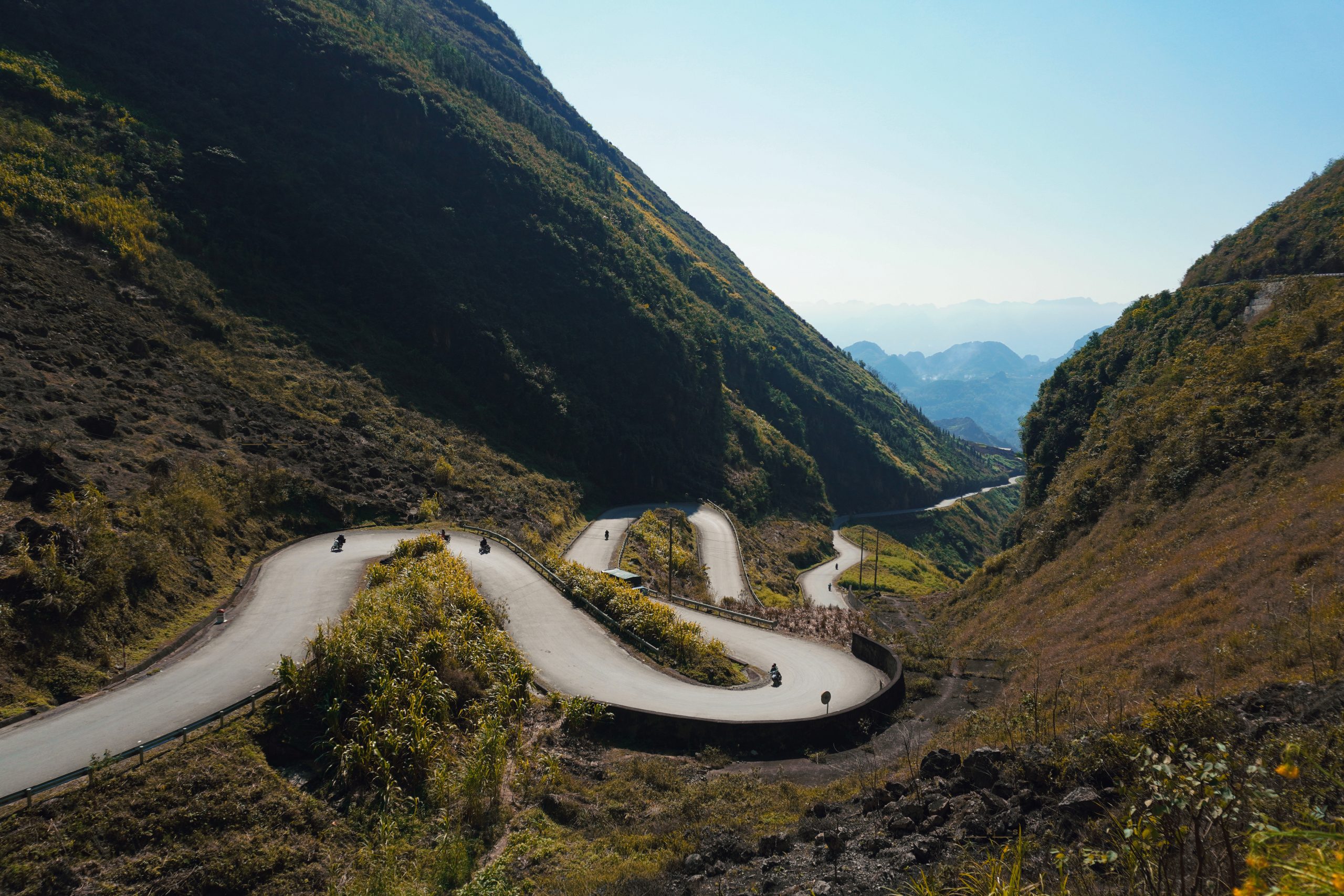 Tour Chương trình du lịch HÀ GIANG - CAO NGUYÊN ĐÁ ĐỒNG VĂN ĐÈO MÃ PÌ PÈNG - CỘT CỜ LŨNG CÚ - BẢN LÔ LÔ CHẢI