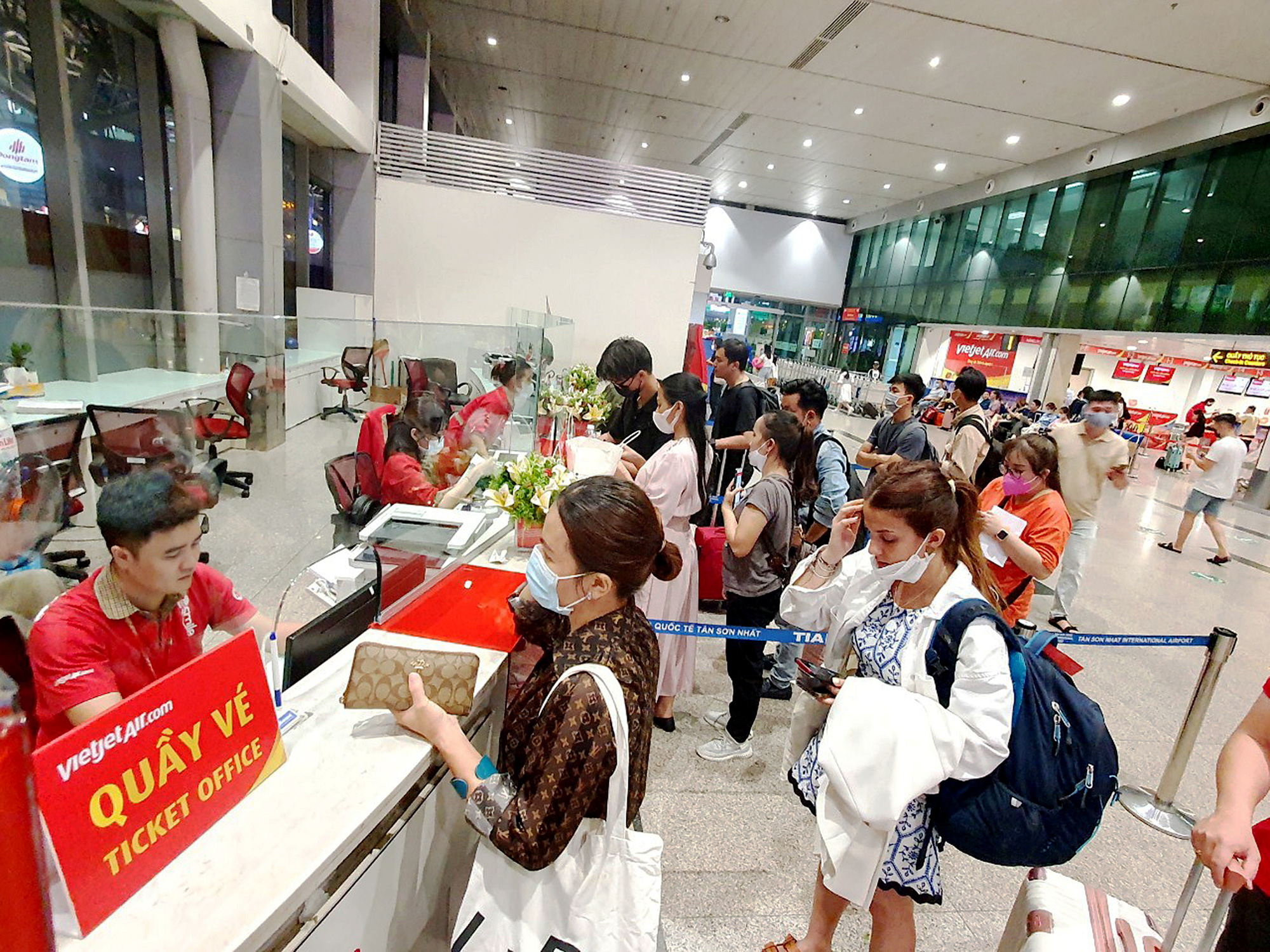 Cách đặt vé máy bay cho gia đình đông người tiết kiệm nhất