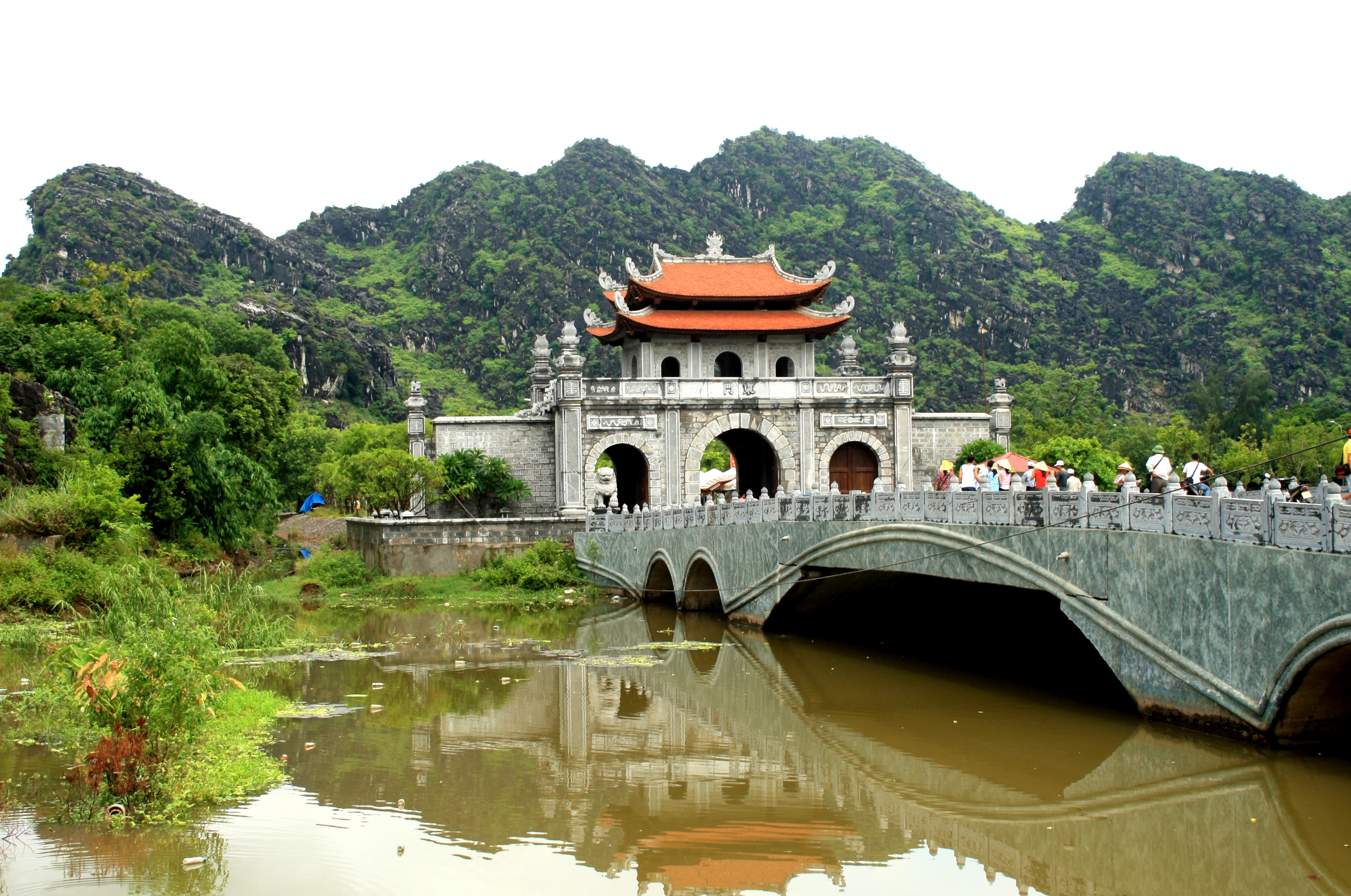 Về Cố đô Hoa Lư đắm mình trong non nước hữu tình, tráng lệ